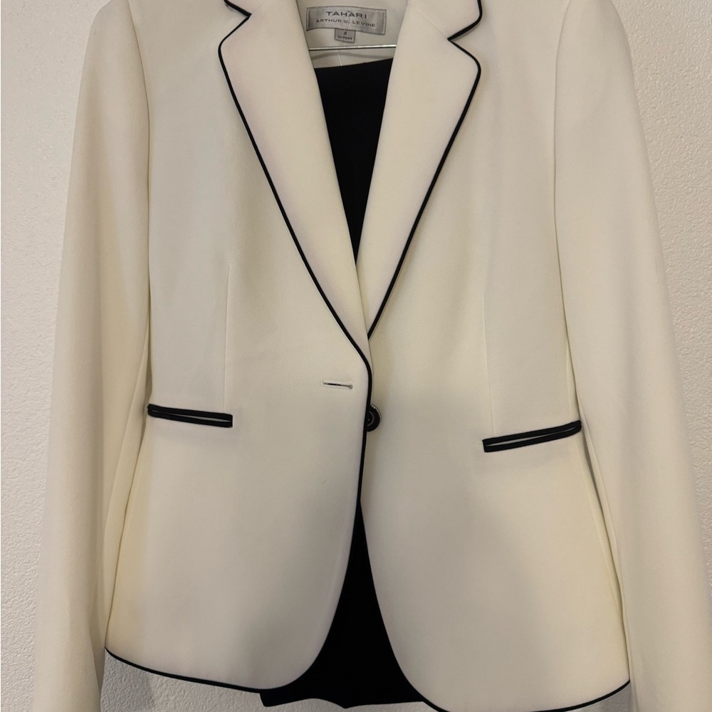New Tahari White Blazer